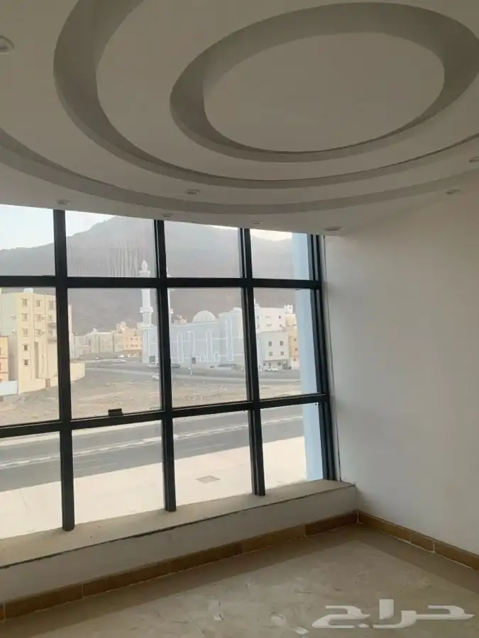 دور تجاري إداري للإيجار بشارع تجاري عمر قاضي 64 بالشرائع 12