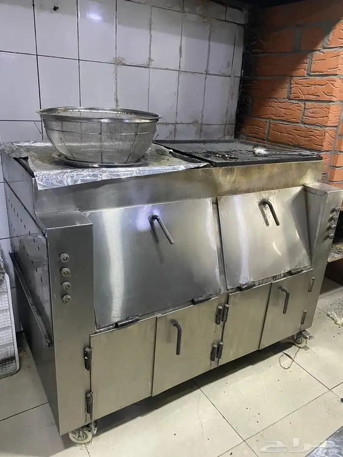 أدوات مطعم نضيفه للبيع 10