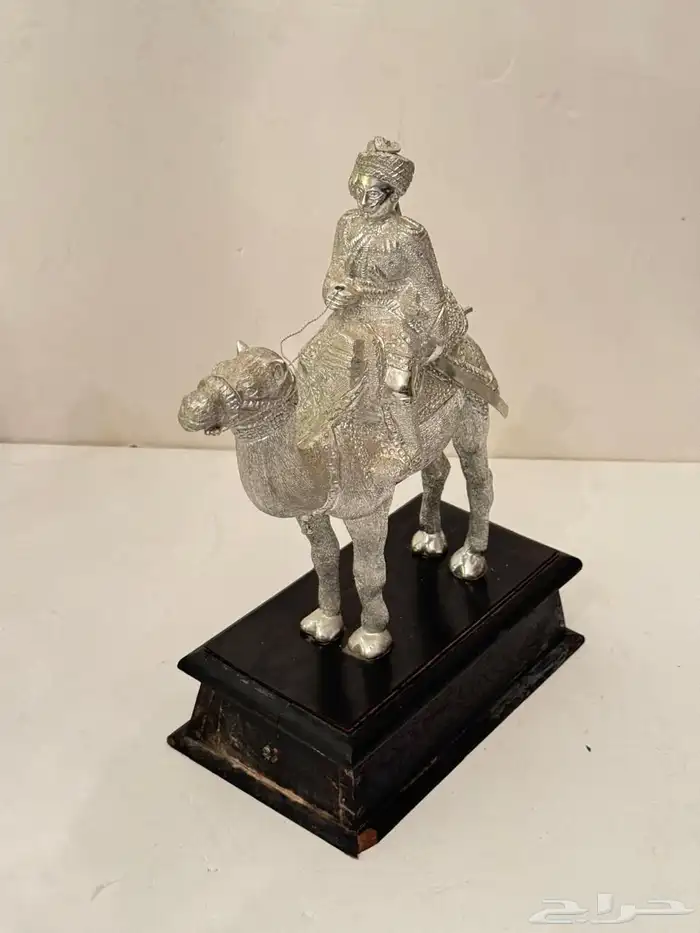 مجسم جمل منحوت 2