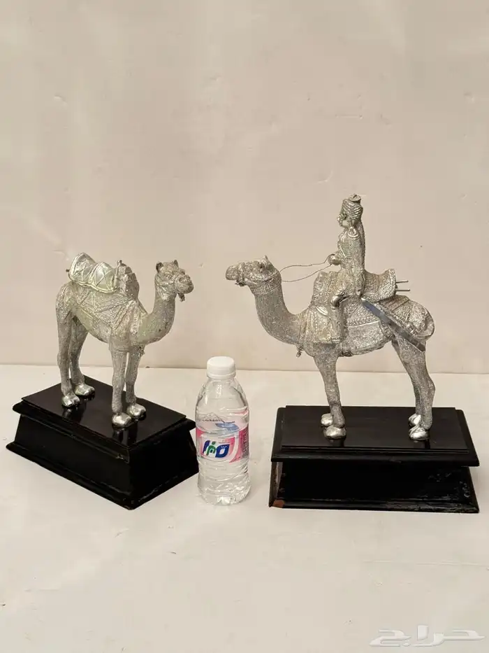 مجسم جمل منحوت 0