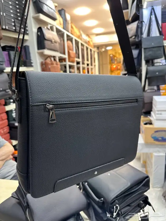 حقائب رجال أعمال بزنس ماركات عالمية 90