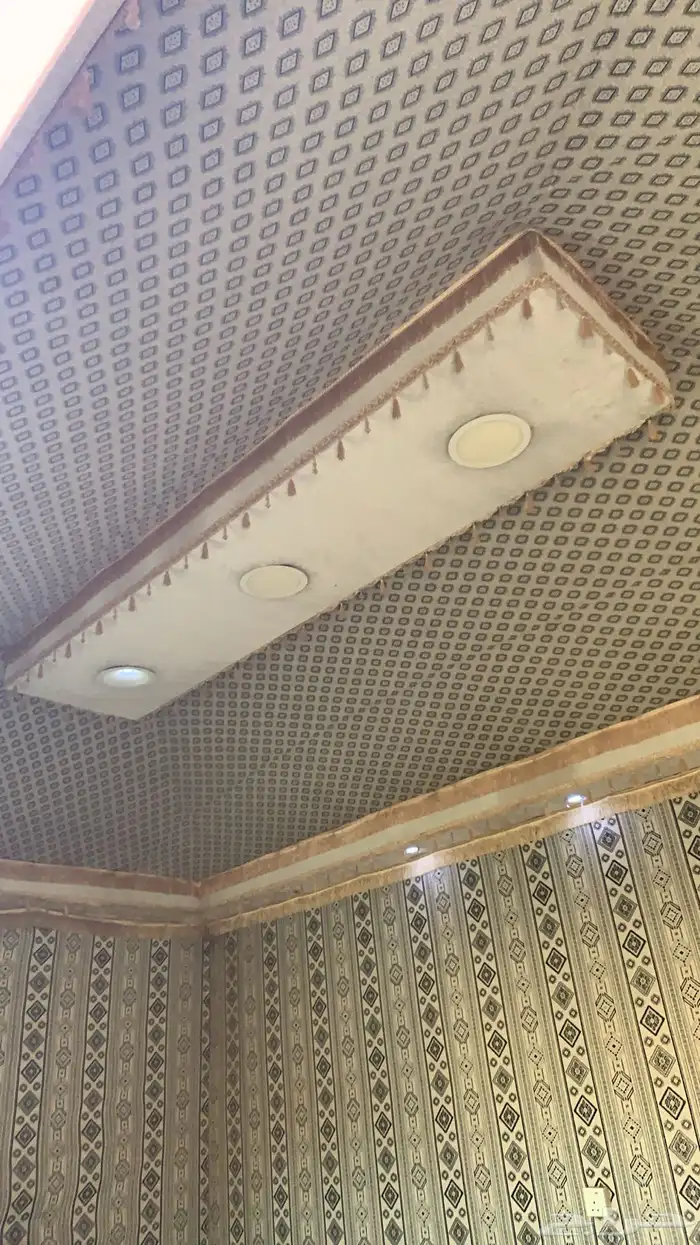 للبيع بيت شعر 1