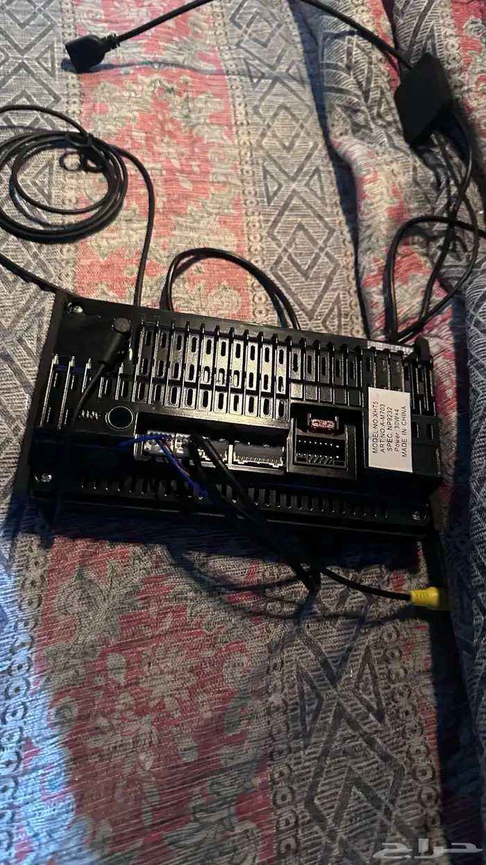 شاشة للبيع تركب على معضم السيارت 1