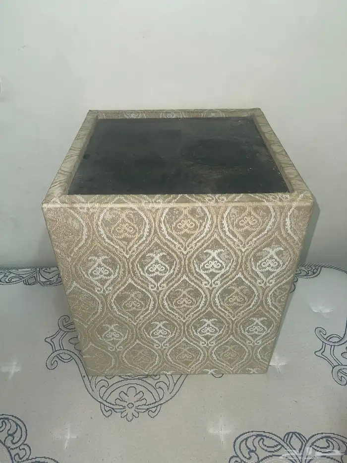 طاولات للبيع 0
