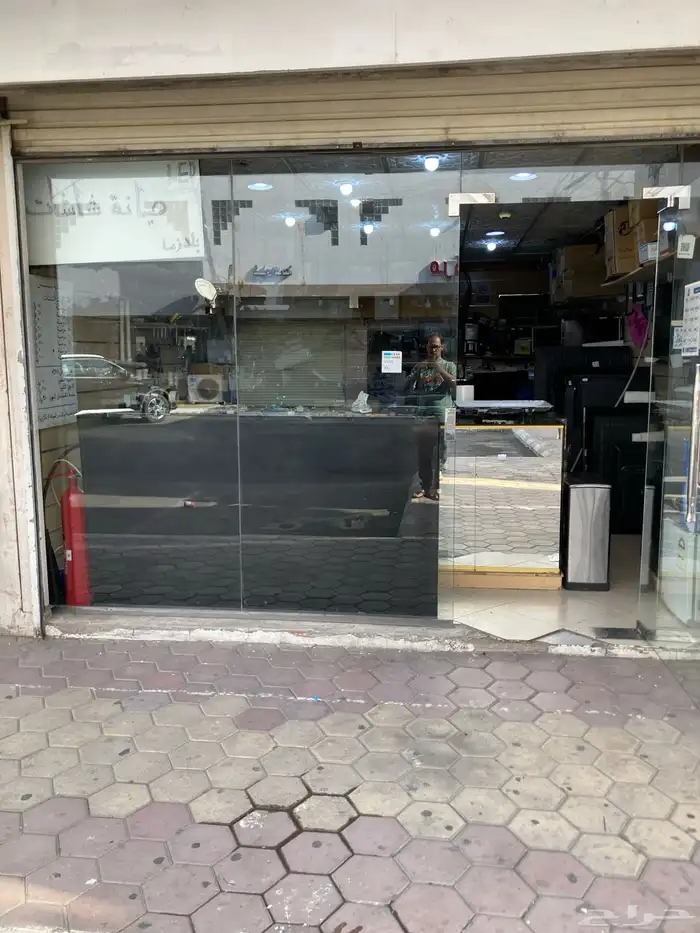 صيانة الشاشات ويوجد خدمة استلام وتوصيل بعد الإصلاح 4