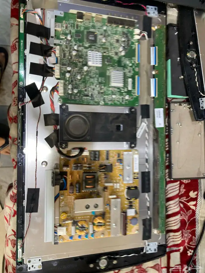 صيانة الشاشات ويوجد خدمة استلام وتوصيل بعد الإصلاح 5