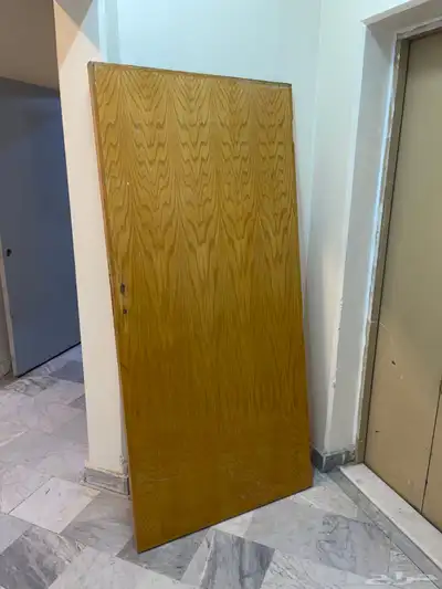 باب خشب نظيف بدون حلق او بالمعنى بدون براوز 0