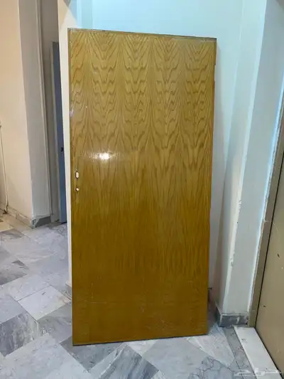باب خشب نظيف بدون حلق او بالمعنى بدون براوز 1