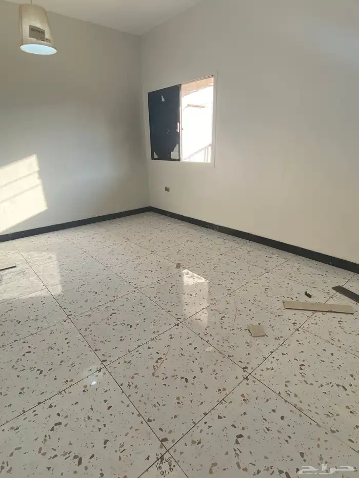 شقة للإيجار غرفة ومطبخ صغير بارخص الاسعار شامل الكهرباء 3