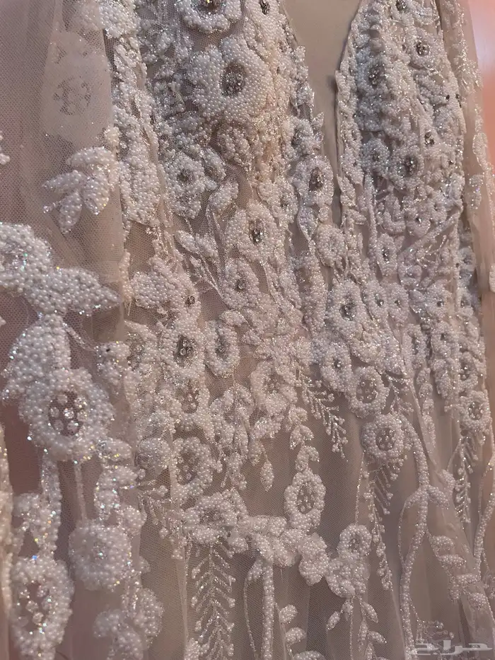 فستان سهرة لؤلؤي موديل حديث جدا  و أنيق مع أكمام 7