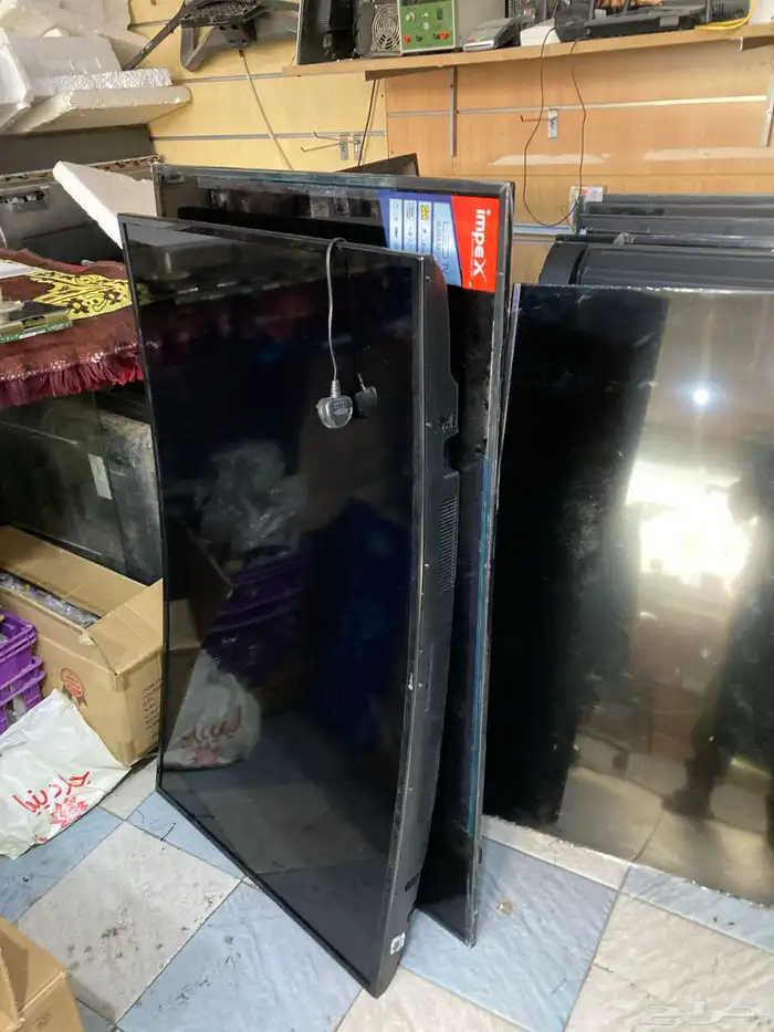 صيانة الشاشات ويوجد خدمة استلام وتوصيل بعد الإصلاح 2