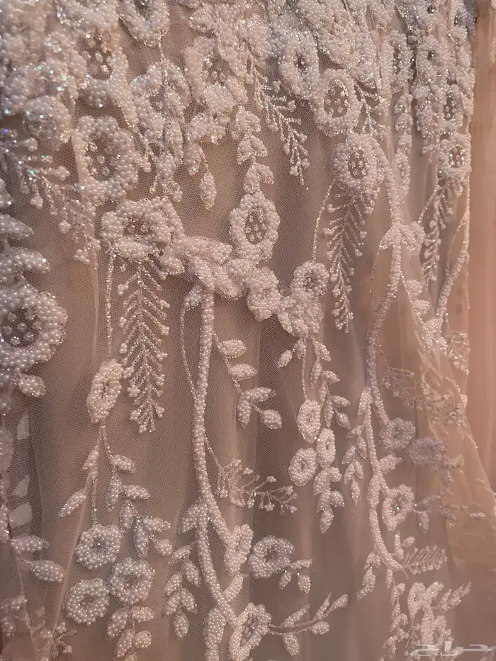 فستان سهرة لؤلؤي موديل حديث جدا  و أنيق مع أكمام 4