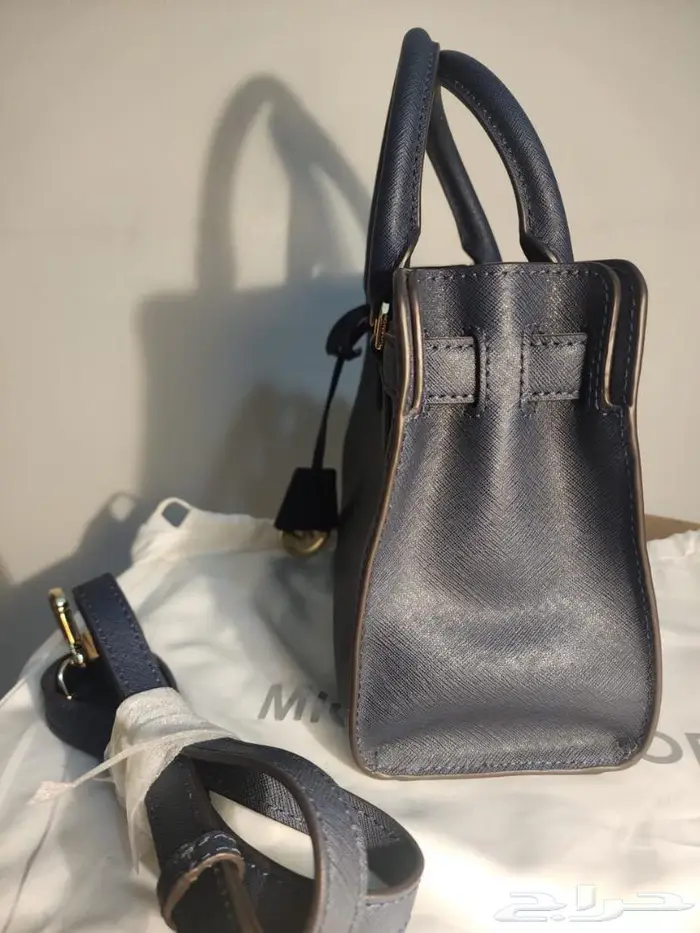 شنط أصليه . على السوم 1