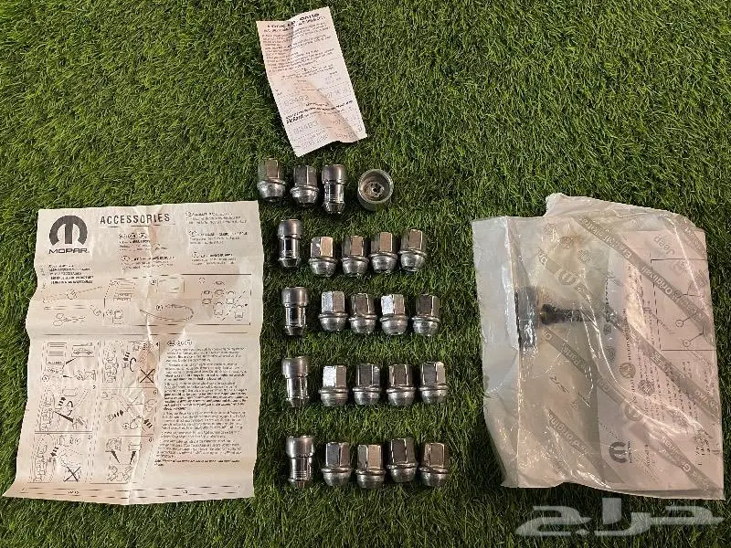 Jeep Wrangler JK Lug Nuts 1