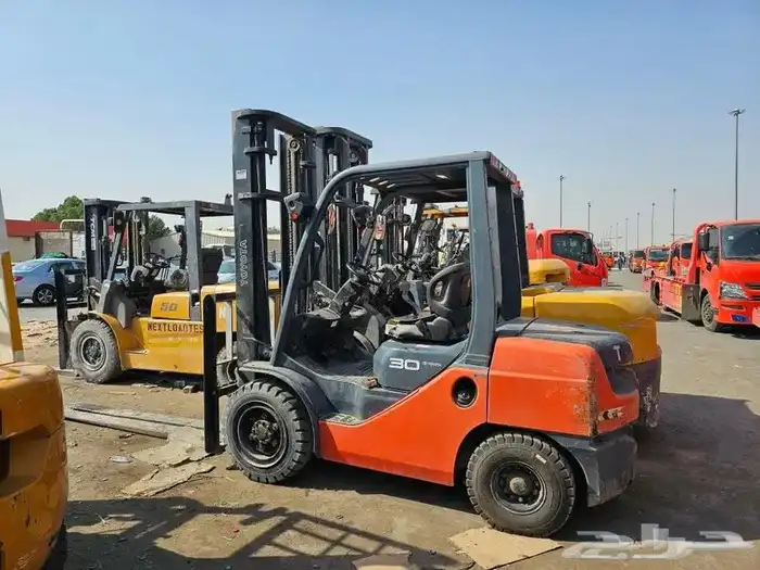 فوركلفت للايجار رافعة شوكية للايجار 1