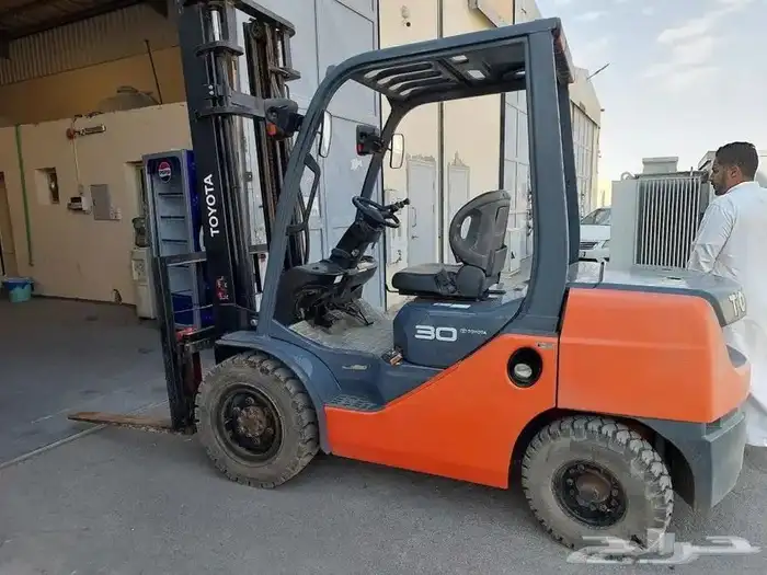 فوركلفت للايجار رافعة شوكية للايجار 14