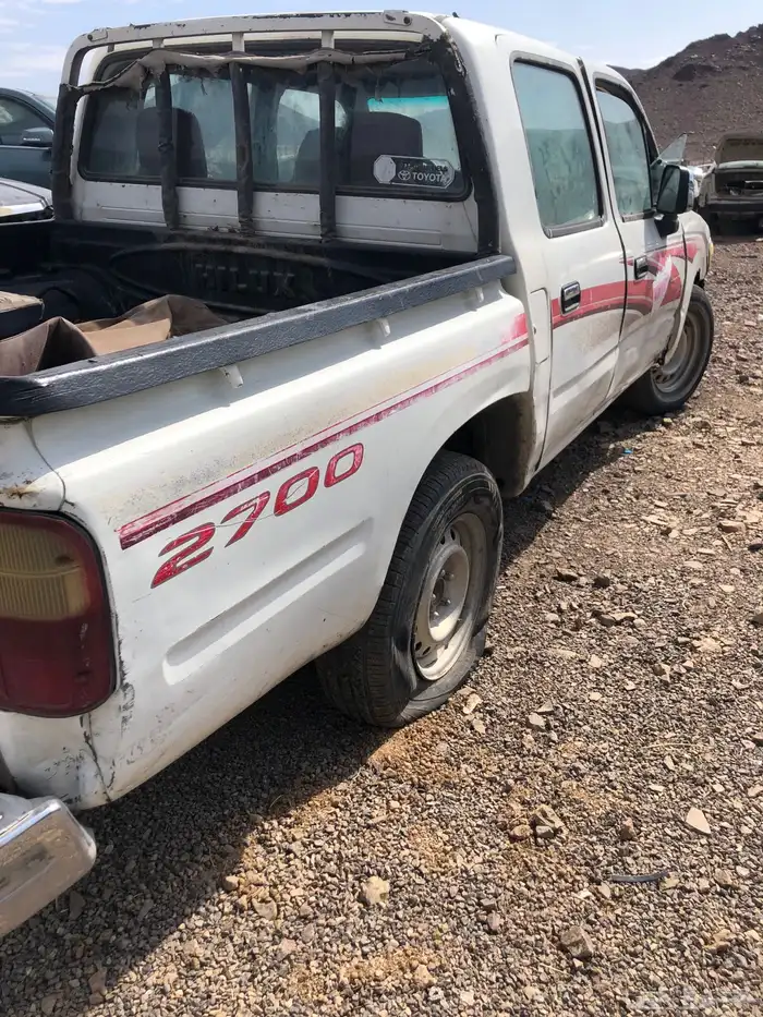 قطع غيار هايلكس 2001 2