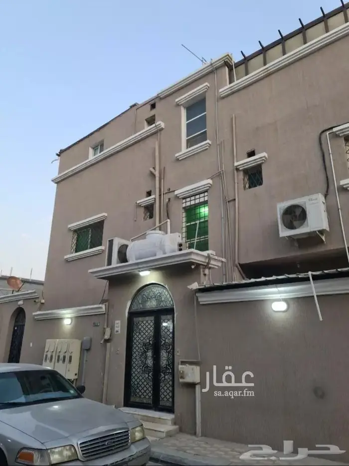 للبيع بيت في النابية دورين وملحق 0