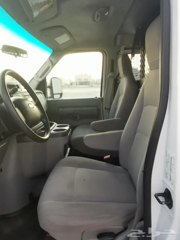 للبيع فان طويل بضاعه فورد E350 مخزن موديل 2011 25