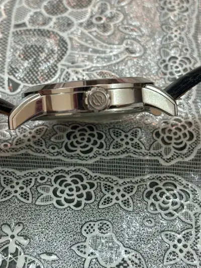 ساعة كاندينو سويسرية 6