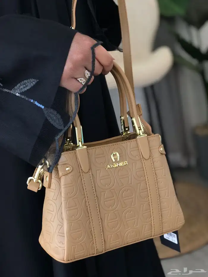 شنط نسائيه ماركات عالميه 22