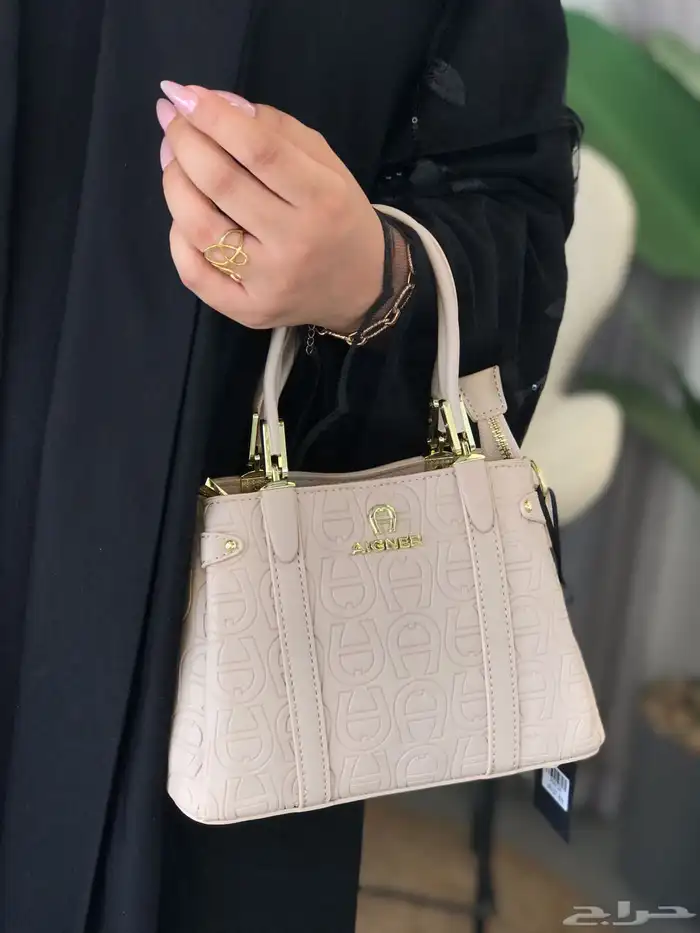 شنط نسائيه ماركات عالميه 21