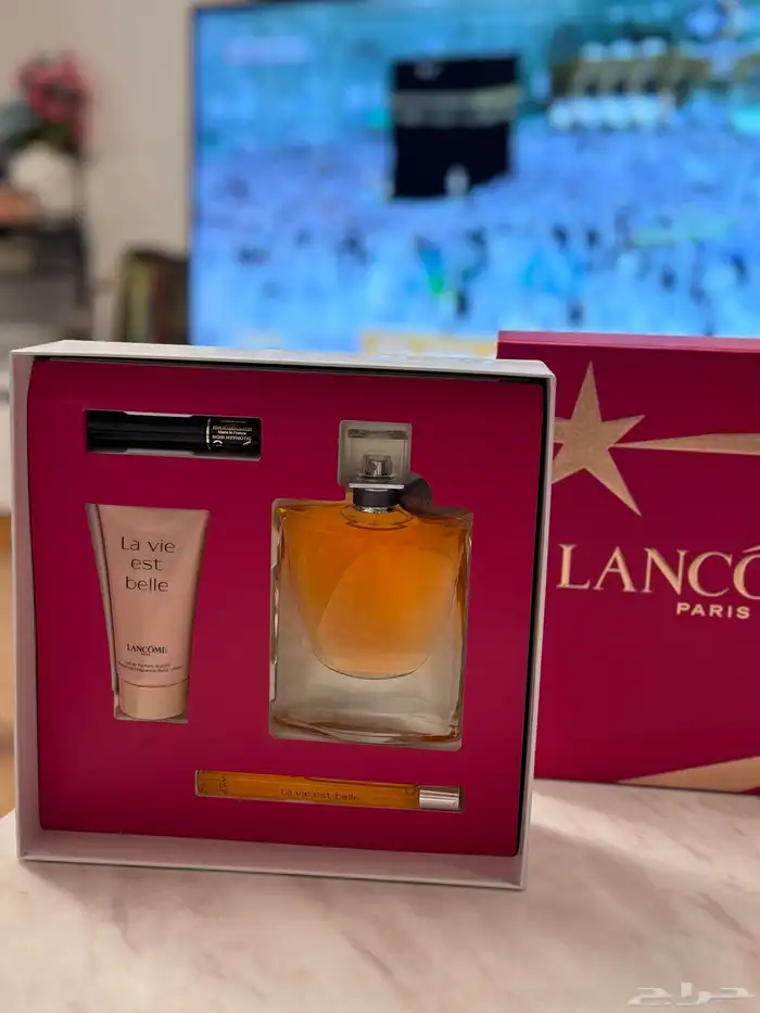 لدي طقمان عطر مخفضه ب 450 فقط اخر سعر العطر لحاله 680 0