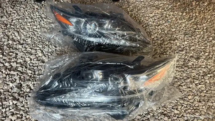 طقم لكزس es350 م2016-2018 درجة ثانيه عدسه متحركة جديد 0