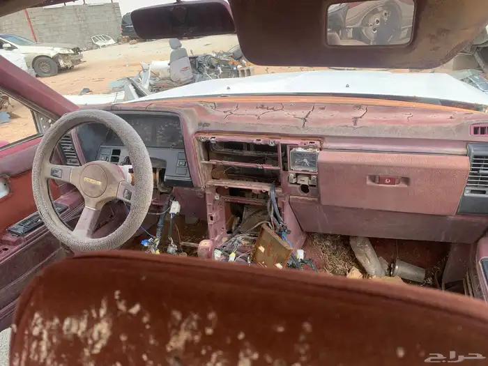 نيسان لورل 200L موديل 88 تشليح قطع غيار 2