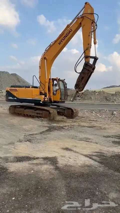 سائق بوكلين كفرات و جنزير 0