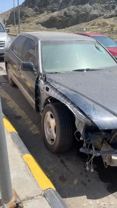 للبيع لكزس LS 400 97 الحد النهائي 7000 السيارة مع اللوحه 2