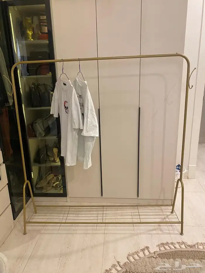 اثاث نظيف وشبه جديد 0