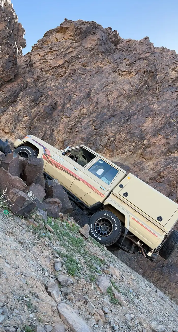 جيب شاص 2020 غمارتين ديزل ماشي 174 الف بإسمي وكاله 28