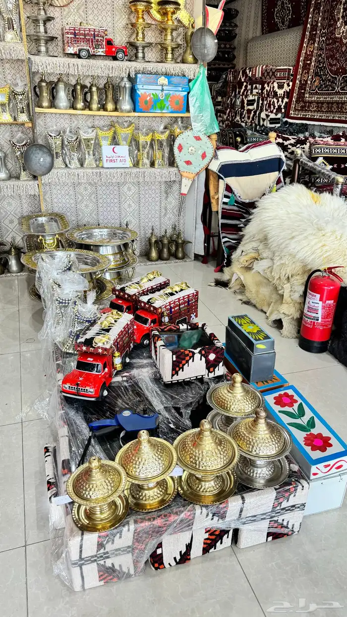 رفوف خشب ومشبات وجلسات 4