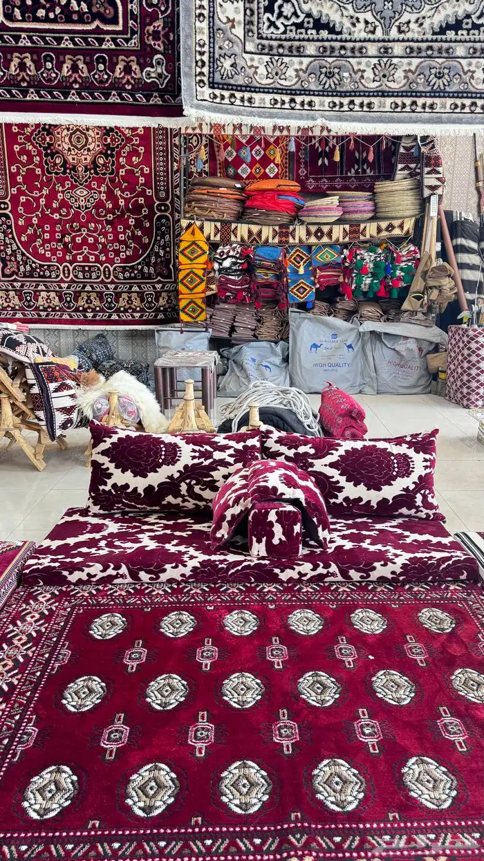 رفوف خشب ومشبات وجلسات 8