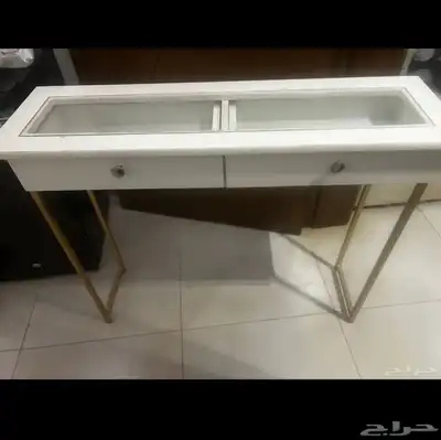طاولات للبيع 1