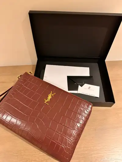 شنطة باوتش سان لوران 1