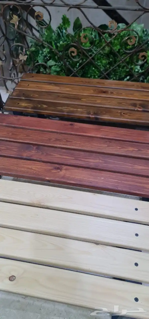 كرسي خشبي قاعده حديد وطاوله 5