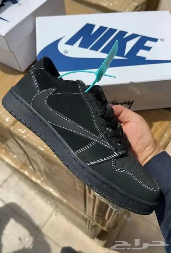 شوز او احذية نايك اديداس 4