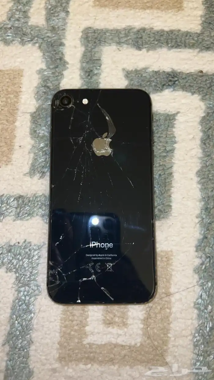 iPhone تمانية نظيف شاشة خلفية مكسور 1