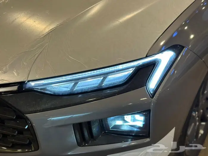 فورد تورس امبيانتى 2025 مع تظليل مجانى 1