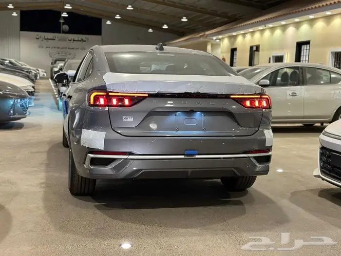 فورد تورس امبيانتى 2025 مع تظليل مجانى 2