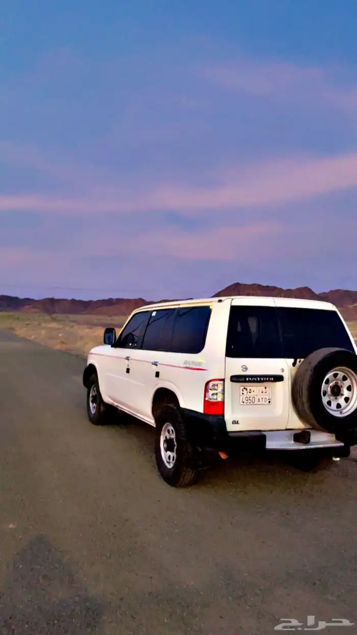 نيسان 0