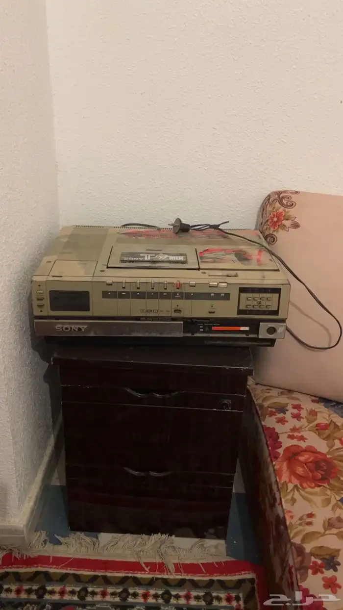 مسجل ماركة سوني قديم جدا عمره حوالي اكثر من 30سنه 1