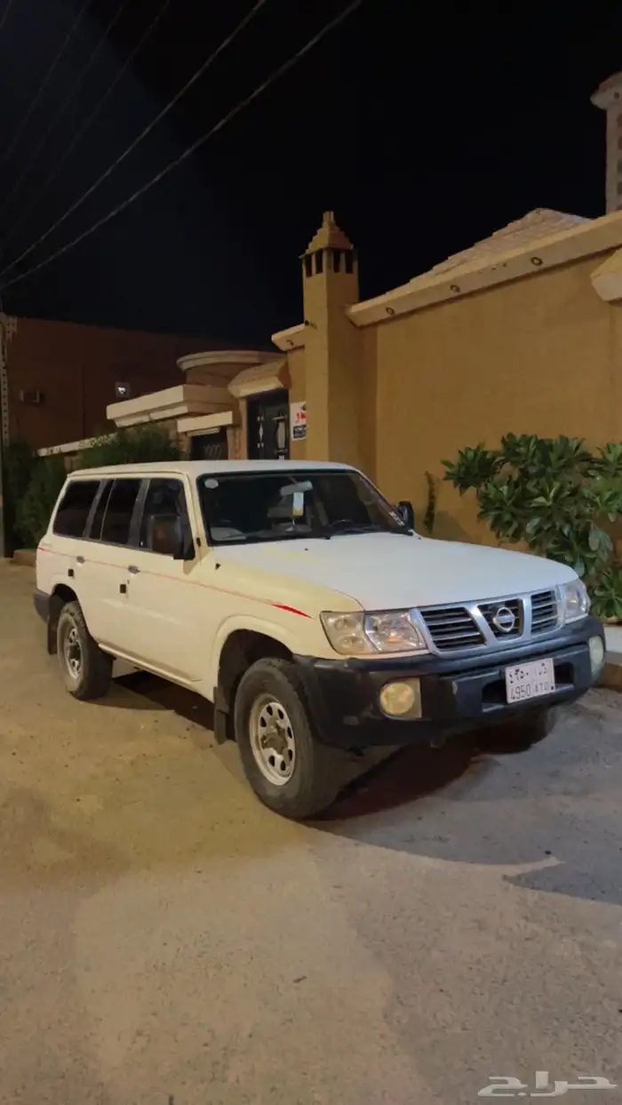 نيسان 8