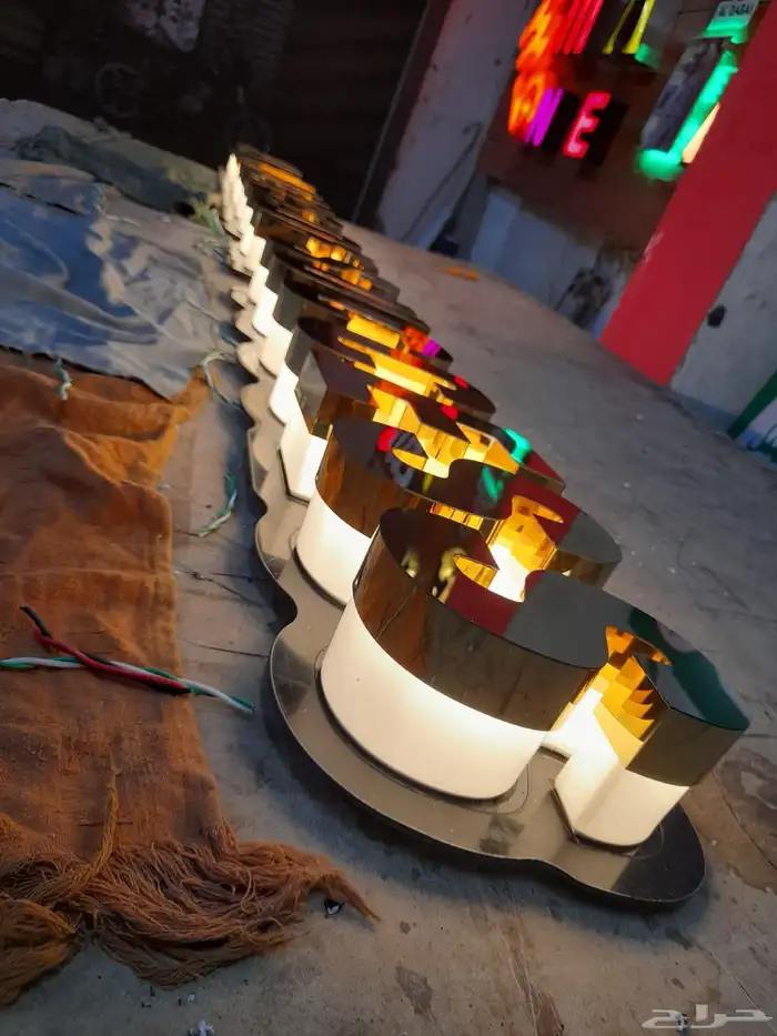 حروف مضيئه ولوحات 3