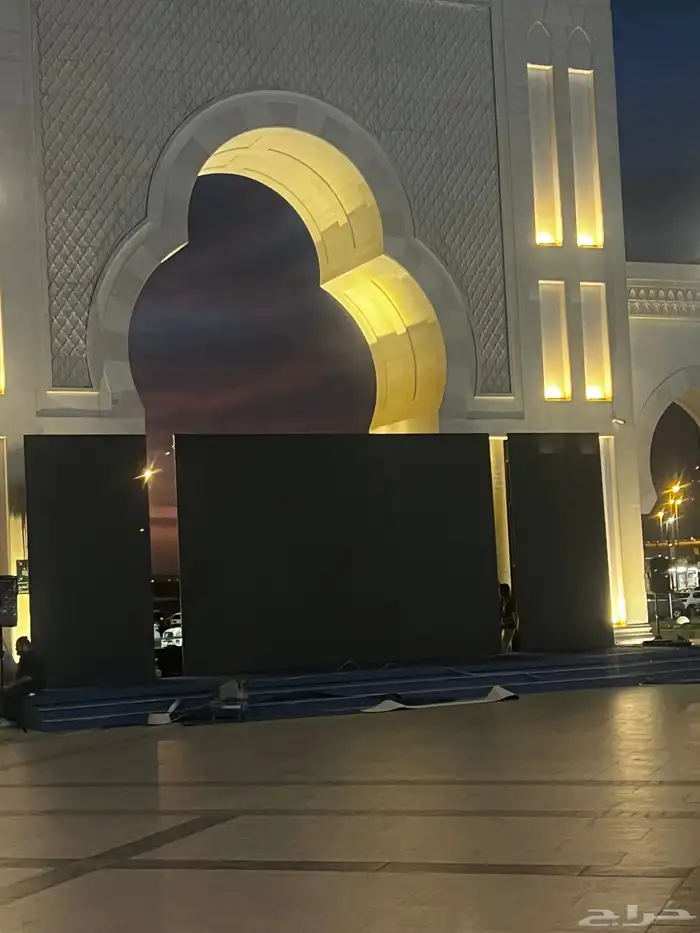 تأجير وتنظيم المعارضين والمؤتمرات شاشات صوتيات إضاءات 2