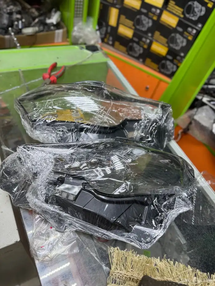 تغير غطاء زجاج شمعات الامامي لكزس ls250 6