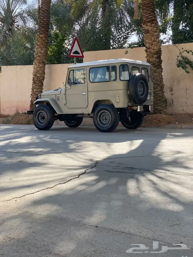 ربع 1977 للبيع 24