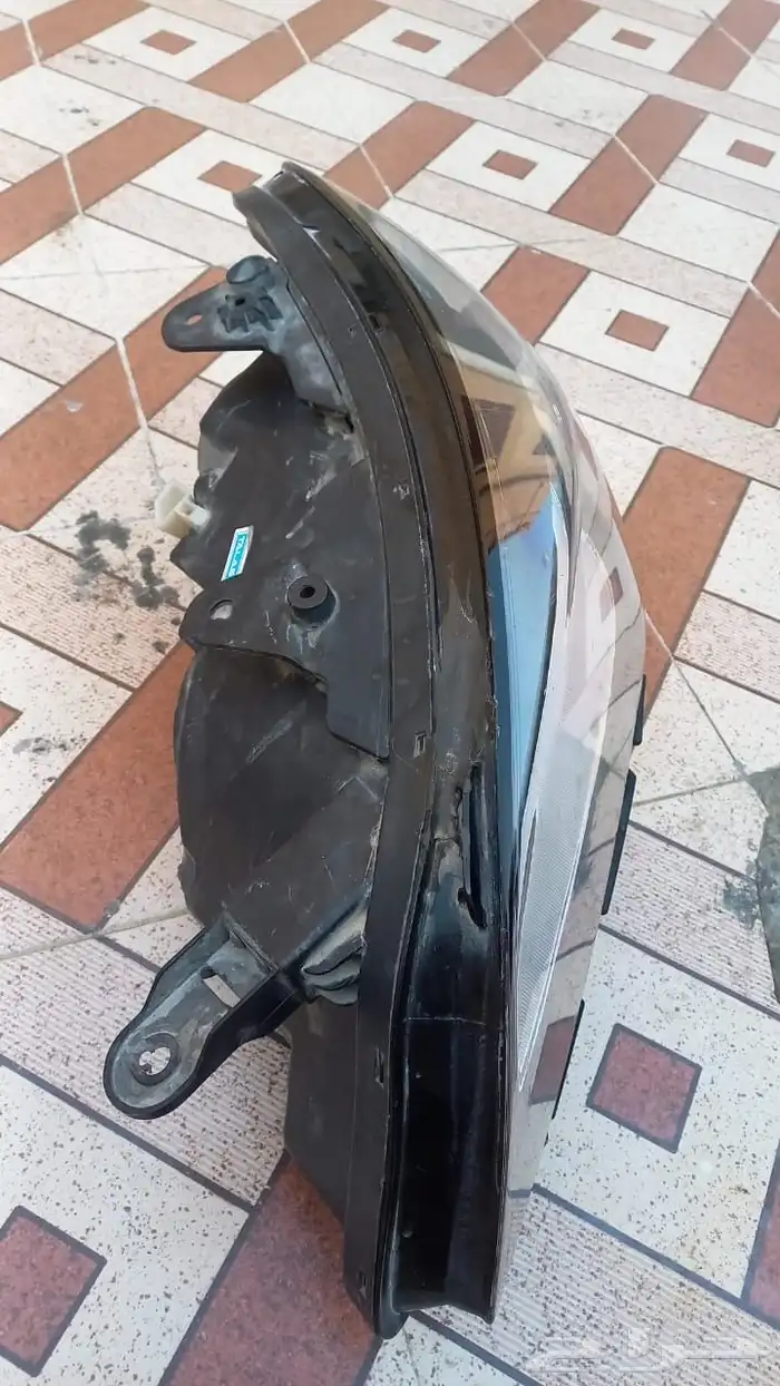 شمعه جينيسيس يسار 2016 الى 2018 2